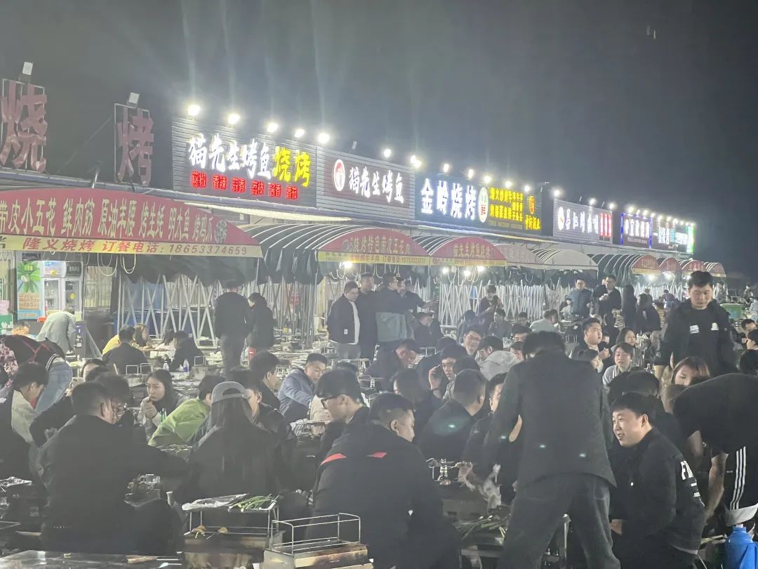 进淄赶烤!实探一夜成顶流的山东淄博,烧烤现象级出圈背后还有哪些生意? 图片