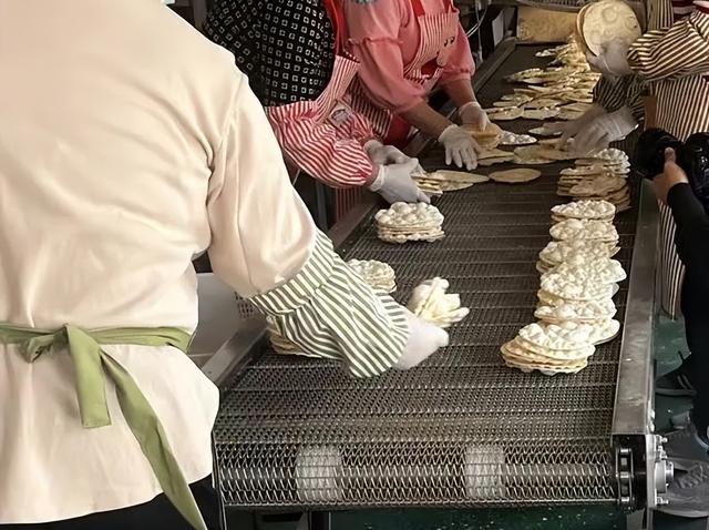 日销30000包，商家接单到“快疯”！淄博烧烤让它火爆全国