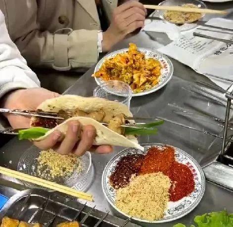 《狂飙》老默回淄博助阵家乡烧烤！全国烧烤大战谁将登临山巅？