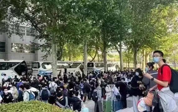 《狂飙》老默回淄博助阵家乡烧烤！全国烧烤大战谁将登临山巅？