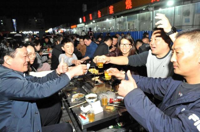 给淄博烧烤，泼一盆“冷水”