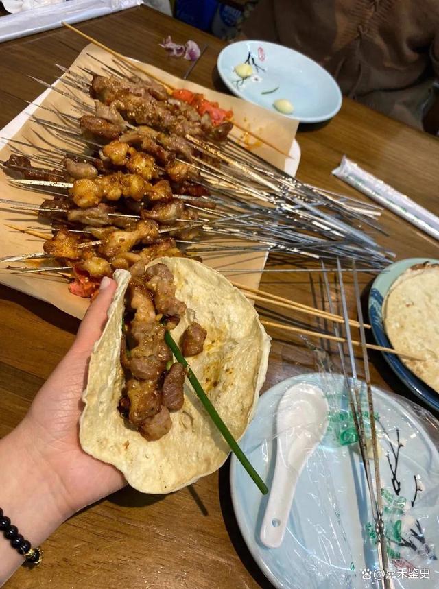 打假专家王海揭露淄博牧羊村烧烤的钎子有问题，为何遭网友嘲笑？