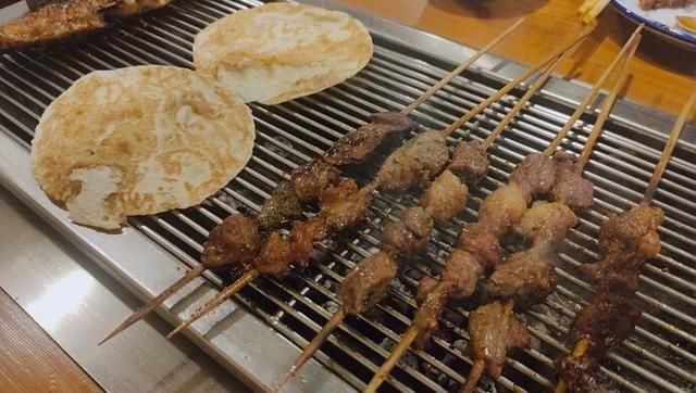 淄博烧烤的当下和未来：烧烤店多了千家，品牌输出采用直营授权模式