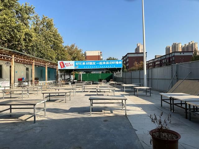 他们的故事｜半年后再看淄博：网红烧烤仍火爆、文旅业恢复平静